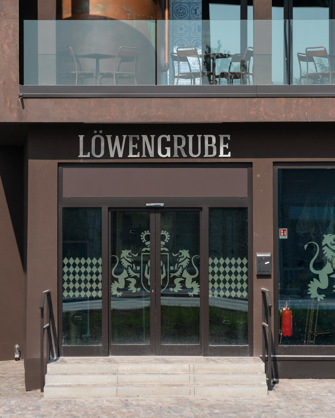 Lowengrube8